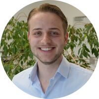Ein Absolvent der Studiengangs Betriebswirtschaftslehre mit Vertiefung Internationales Management