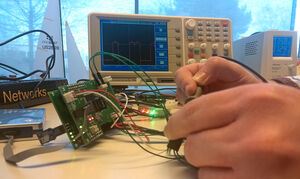 Foto: Labor im Fachbereich Elektrotechnik und Informatik