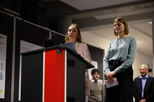 Erste EGI-Absolventinnen mit vielfältigen Berufsaussichten, vl. Mareike Heidmann und Sarah Röse. Foto: TH Lübeck