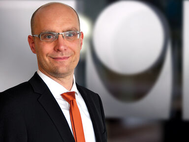 Dr. Sören Werth ist neuer Professor für IT-Sicherheit und Angewandte Mathematik im Fachbereich Elektrotechnik und Informatik der Technischen Hochschule Lübeck. Foto: TH Lübeck