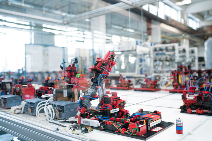 Kleine Modellroboter von Fischertechnik