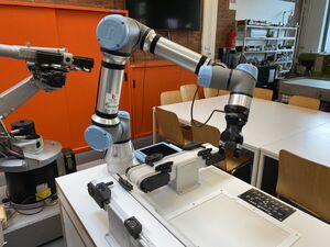 Bild zeigt einen Roboterarm
