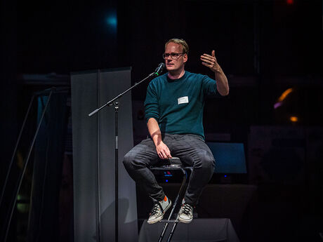 Der neu berufene Professor Dr. Mathias Pelka der TH Lübeck hält einen Impulsvortrag zur Automatisierung in der Industrie. Foto: Olaf Malzahn 