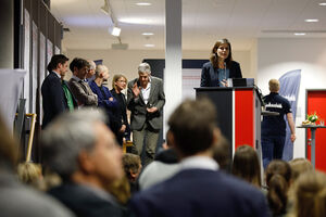 TH-Präsidentin Dr. Muriel Helbig erfreut über die Anzahl der Gäste. Foto: TH Lübeck