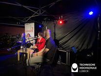 Die Live-Podcastfolge wurde während der Museumsnacht 2022 im Willy-Brandt-Haus aufgenommen. Foto: Nils Hüsch