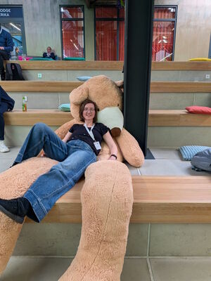 Anja mit Teddy