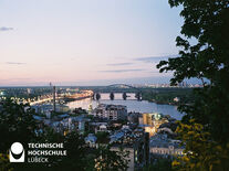 Abendlicher Blick auf Kiew und Dnepr.
