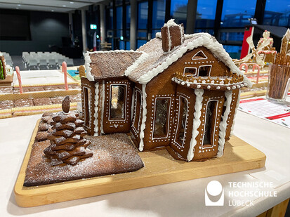 Lebkuchenhaus Herrenhaus Ein Lebkuchenhaus, das aussieht wie ein Herrenhaus