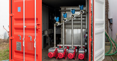 Auf dem Foto ist einer der Container der Pilotanlage zur vierten Reinigungsstufe zu sehen.