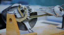 Foto zeigt eine mechanische Bauteilgruppe