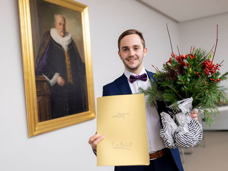 Prämienpreisträger Lennard Kaster hat seine Bachelorarbeit im Studiengang Biomedizintechnik geschrieben und durfte sich dafür ein Forschungsteam an der TU München eingliedern. Foto: Agentur 54°