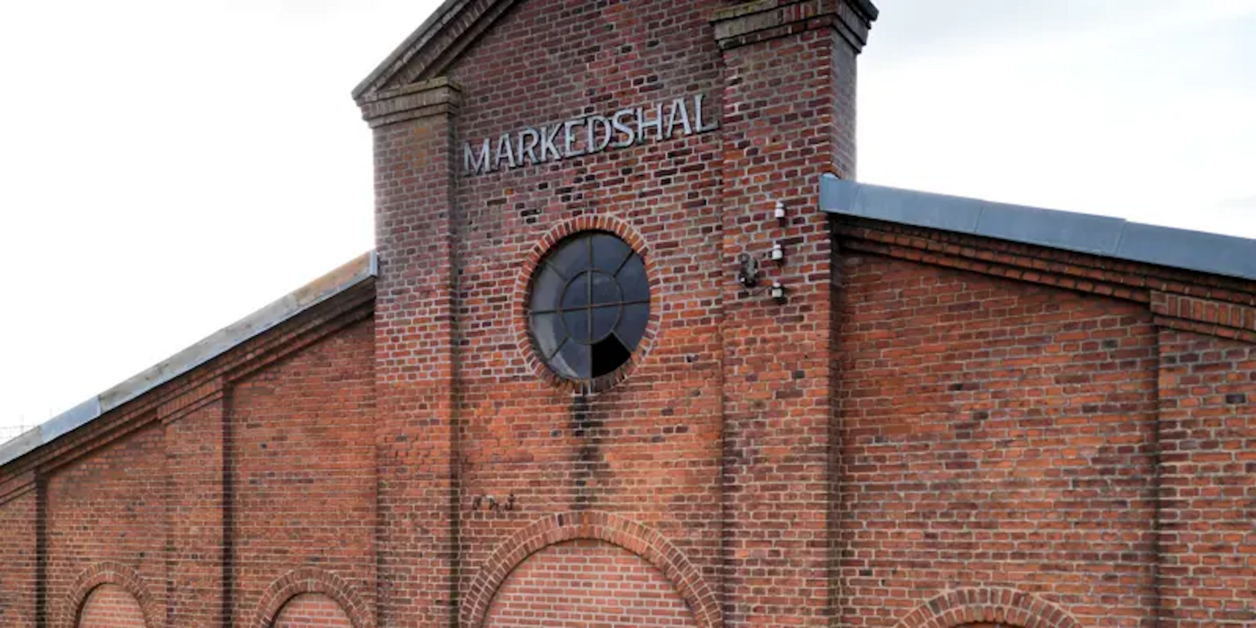 Fassade eines alten Gebäudes Historische Backsteinfassade