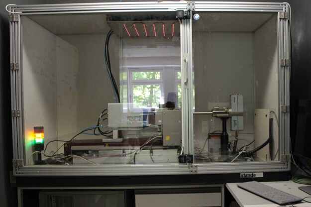 Messanlage in Schutzgehäuse mit optischer Technik