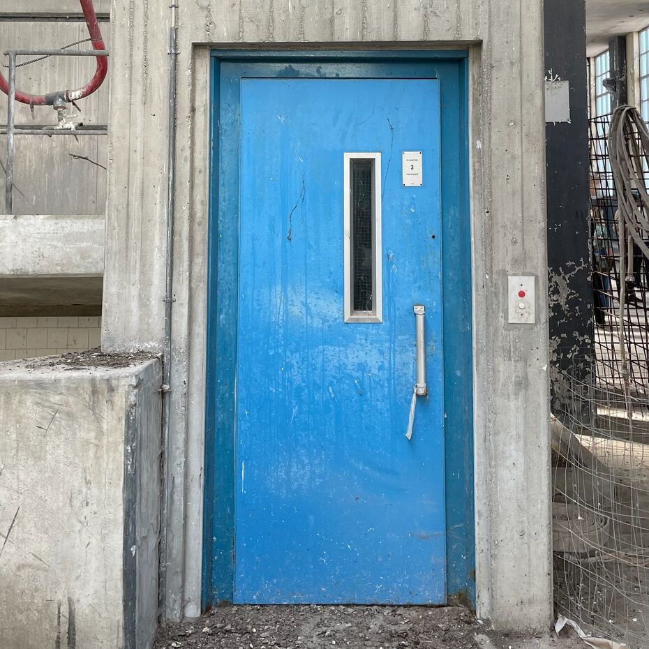 Bild einer blauen Tür