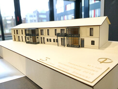 Ausstellungsobjekt 5 Objekt zeigt Mehrfamilienhaus