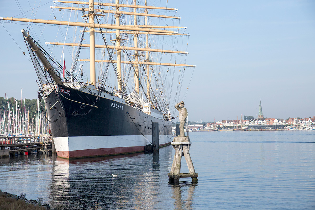 Am Mittwochabend geht es nach Travemünde, auf die Passat. Blick auf die Viermastbark Passat, Travemünde