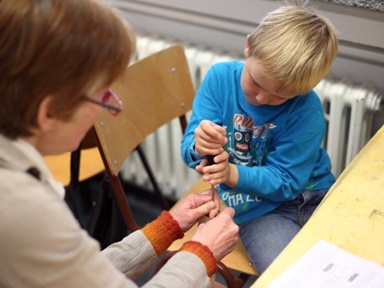 Großeltern forschen mit Enkelkindern – Aus Alt mach Neu!